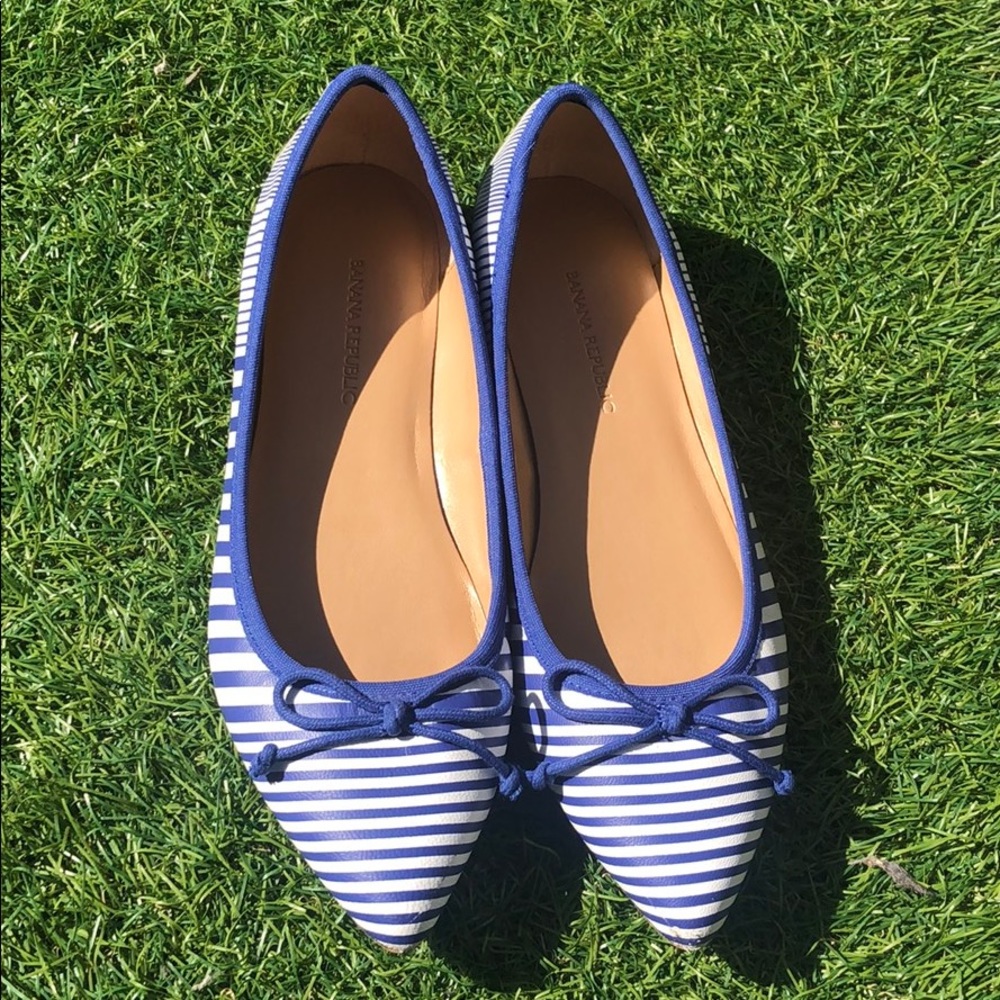 Banana Republic striped flats sz 6